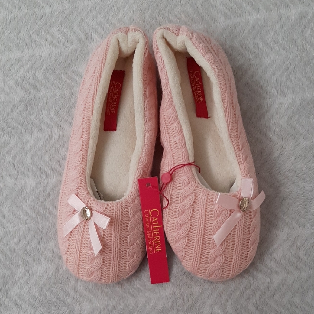 Catherine Collection Pink Knit Bow Slippers